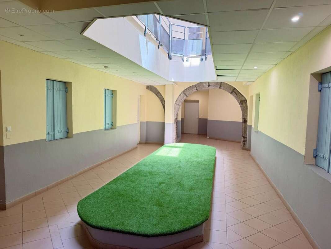 Agde centre-ville  appartement t3 de 60,66 m² avec ascenseur - photo 10