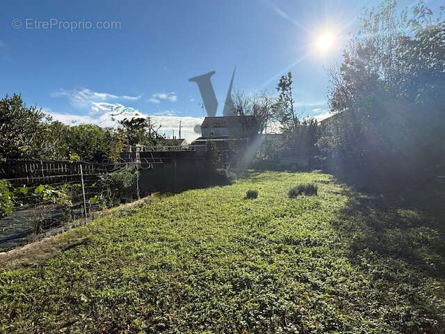 Terrain à PORTES-LES-VALENCE