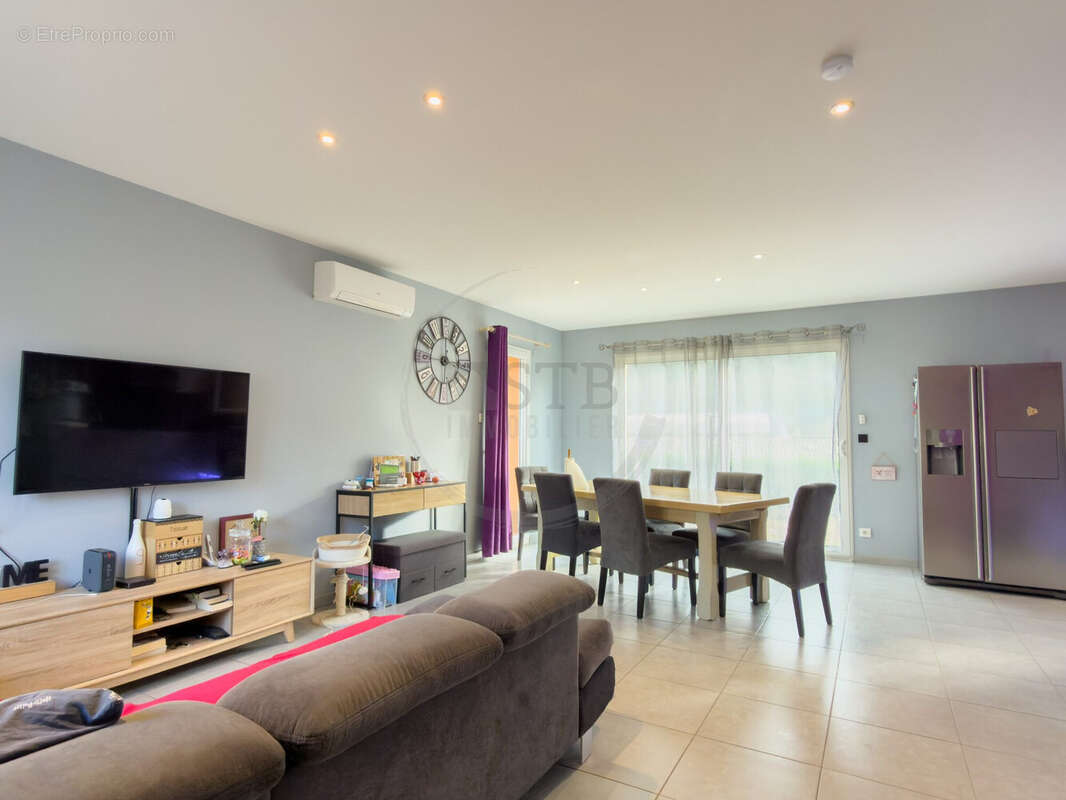 Maison à SAINT-JULIEN-EN-SAINT-ALBAN