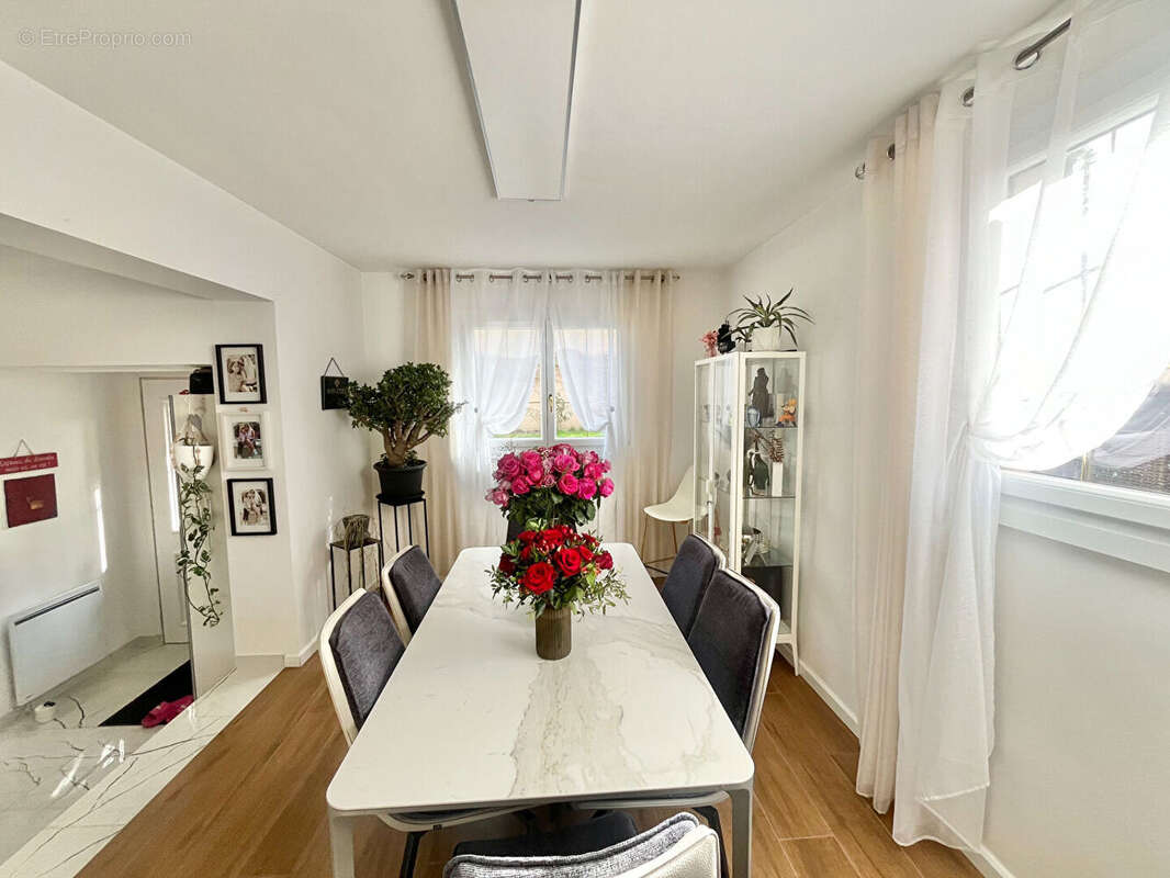 Maison à SARTROUVILLE