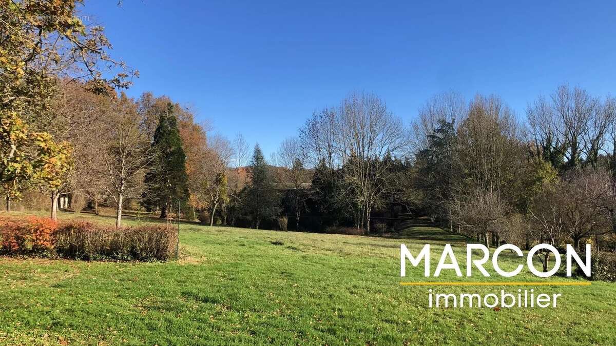 Maison à LA CELLE-DUNOISE