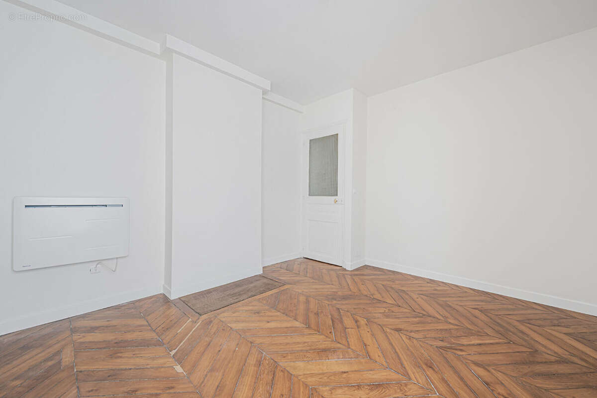Appartement à PARIS-14E