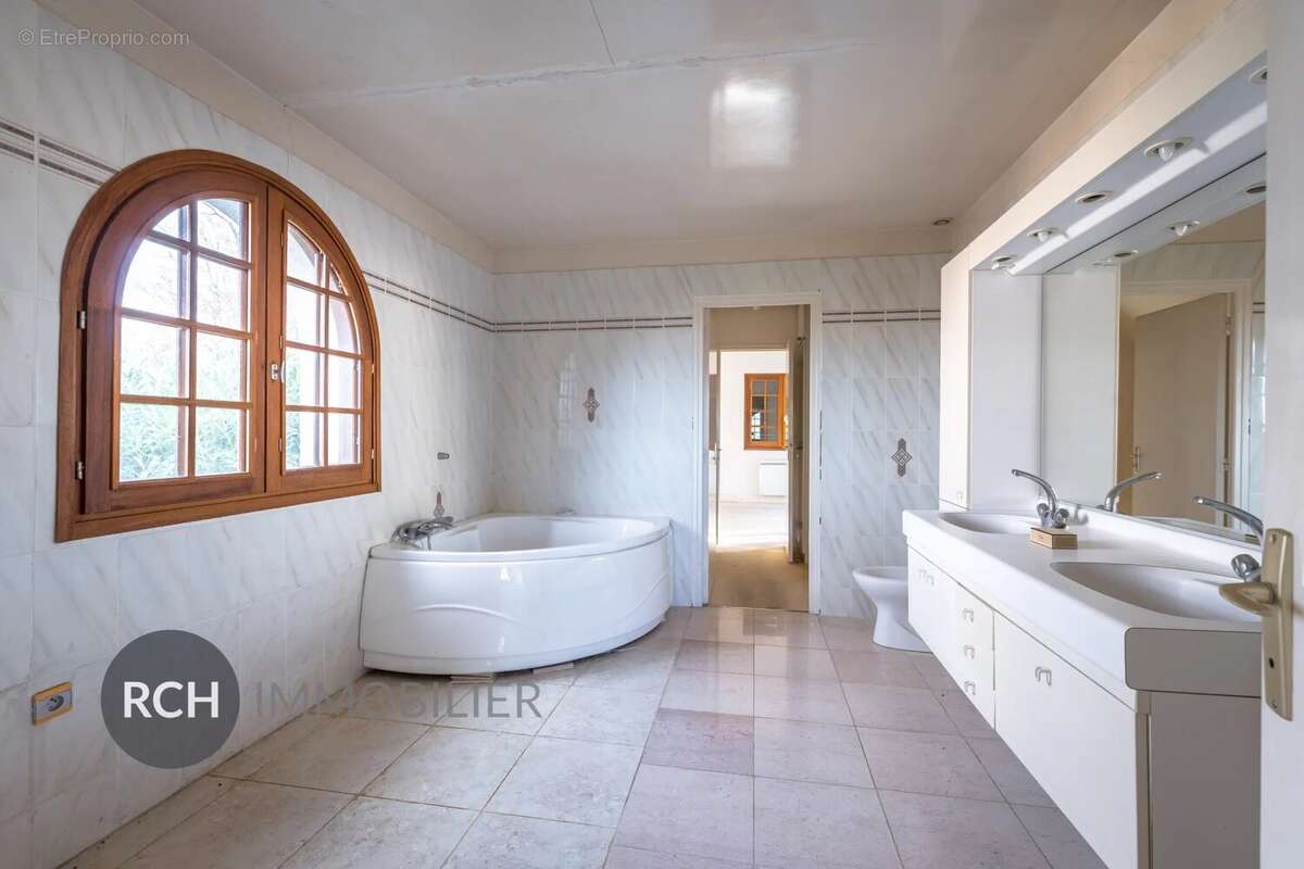 Maison à MONTFORT-L&#039;AMAURY