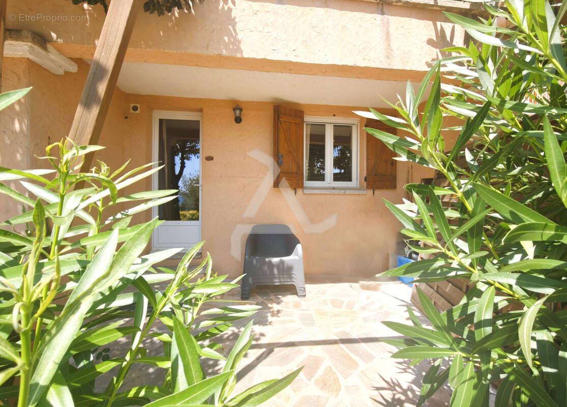 Appartement t4 de 82 m2 dans petite copropriété de charme à 20min de porto-vecchio - photo 12