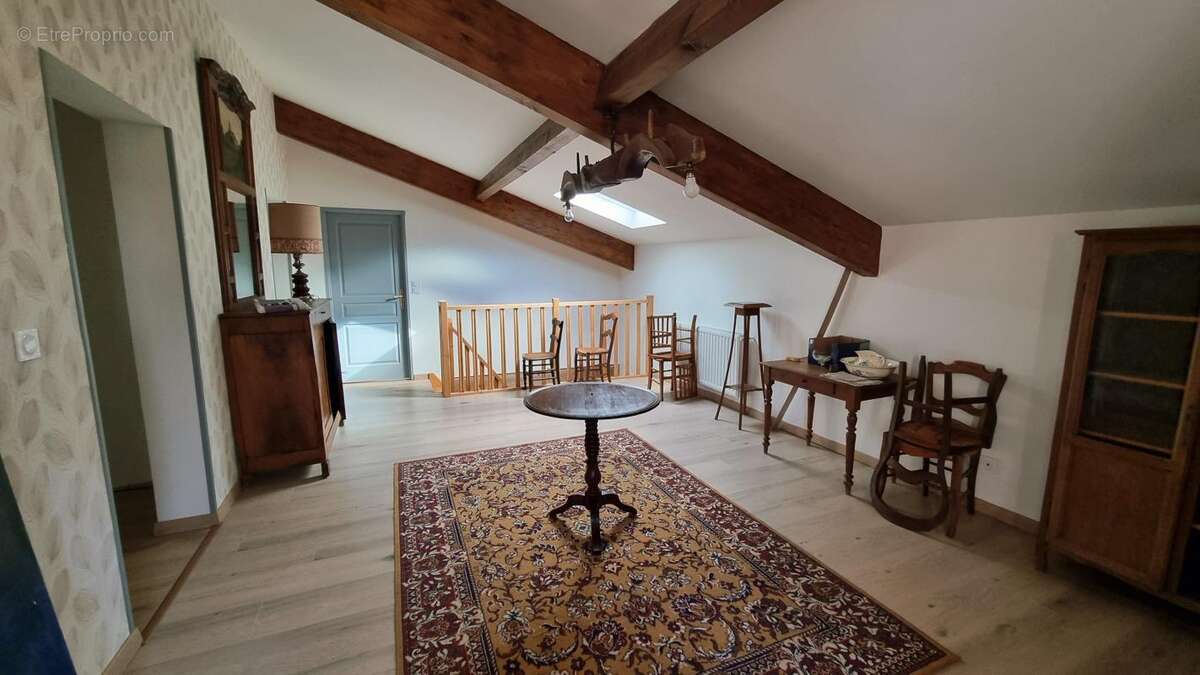 Maison à SAINT-FELIX-DE-VILLADEIX