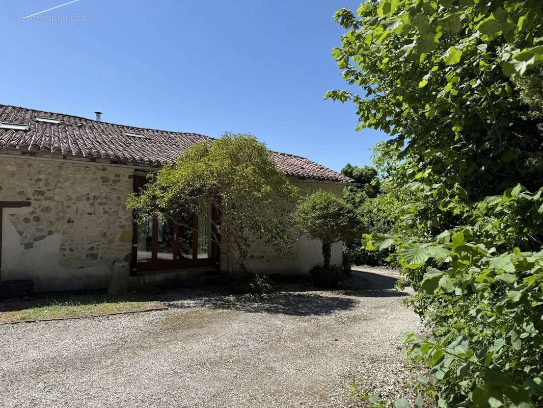 Belle maison de 3 chambres avec piscine commune - photo 14
