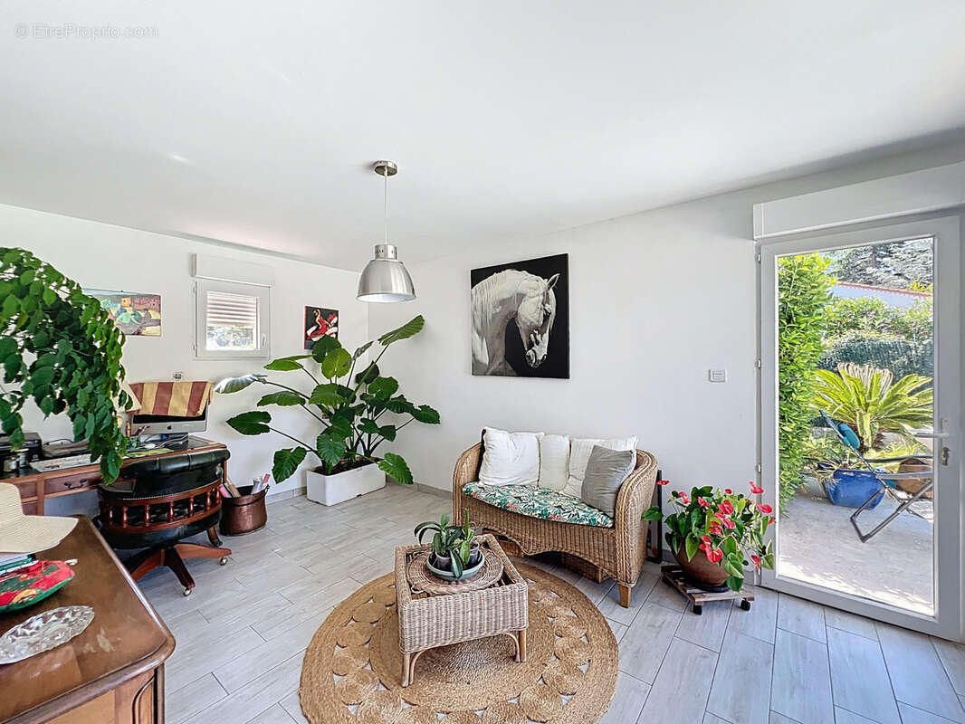 Maison à VILLELONGUE-DELS-MONTS