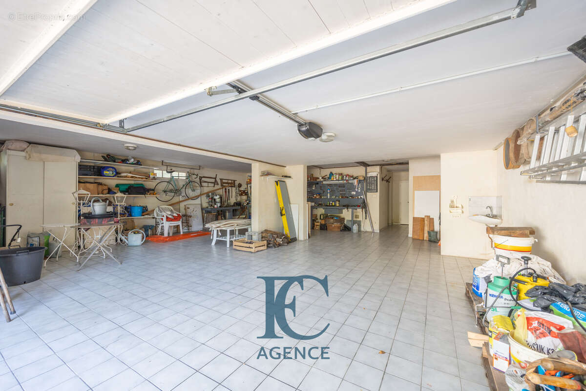 Maison de 190 m2 au coeur de la pinède de La Cride - photo 13