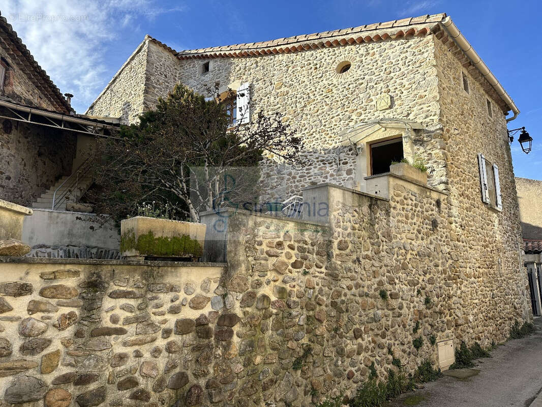 Maison à ALLEGRE-LES-FUMADES