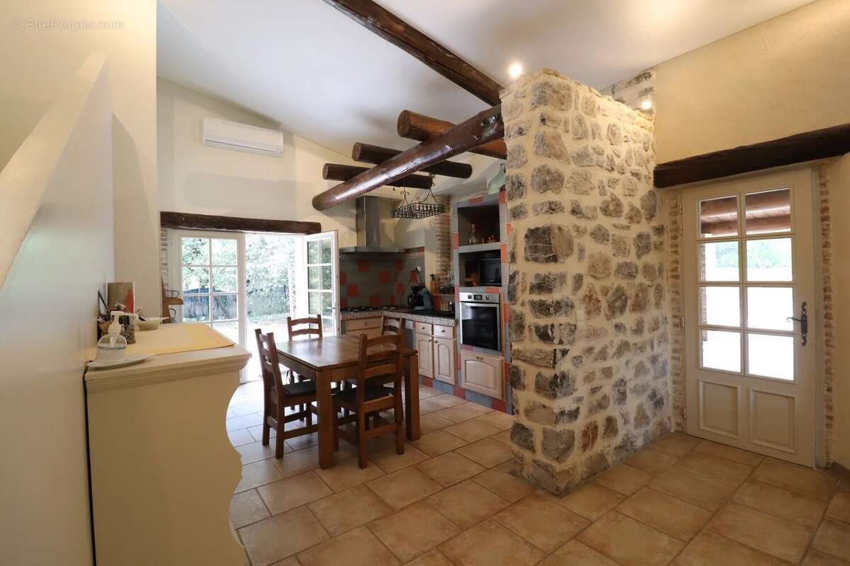 Maison à SAINT-MARTIN-DE-VALGALGUES