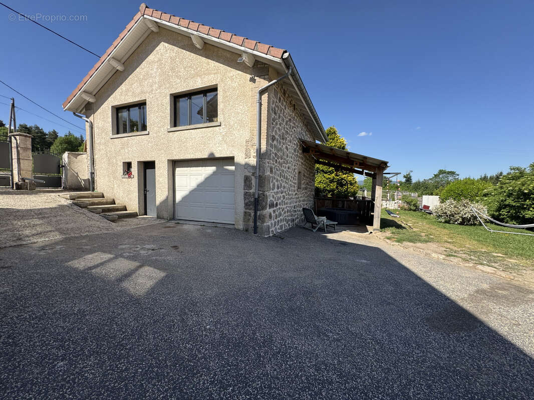 Maison à RIOTORD