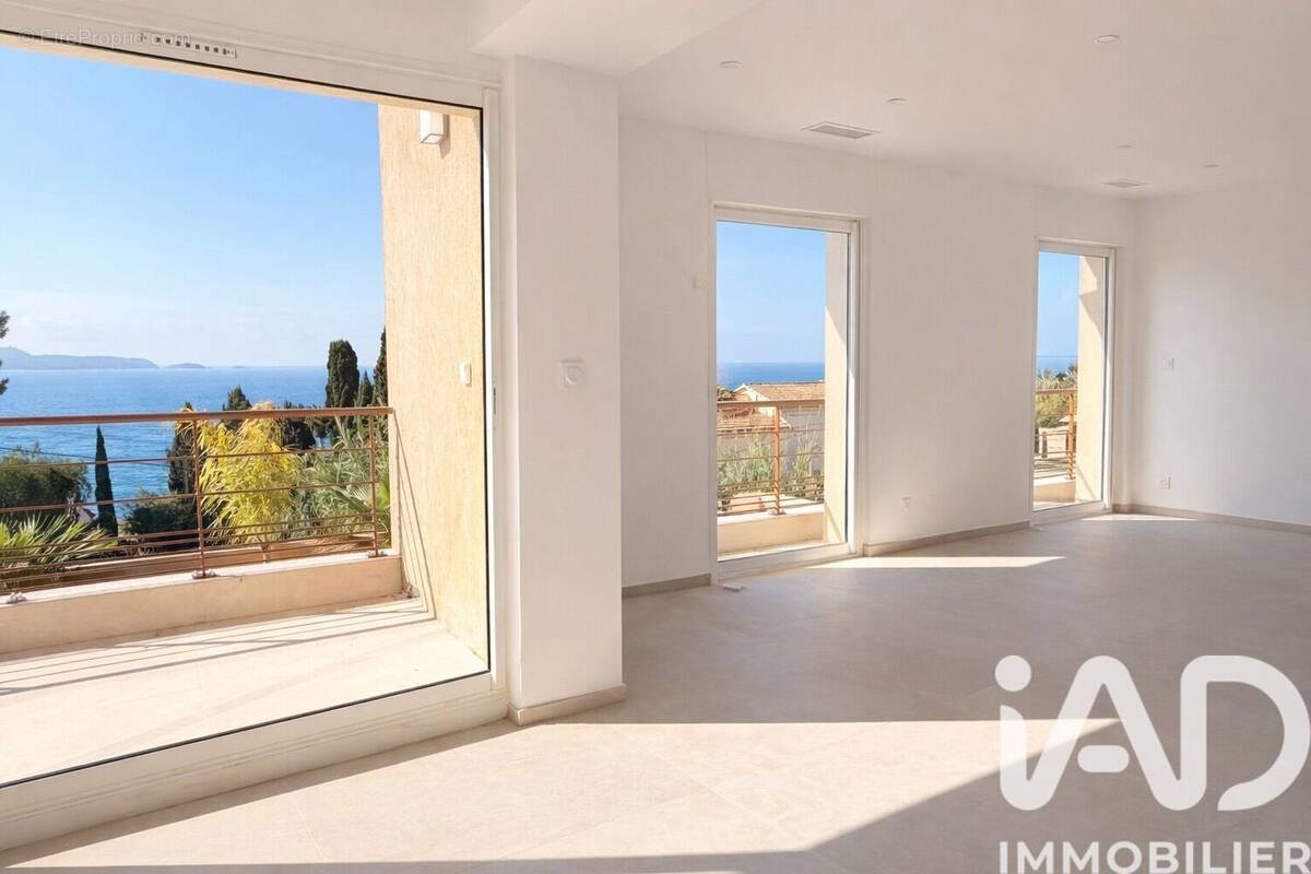 Photo 1 - Maison à CARQUEIRANNE