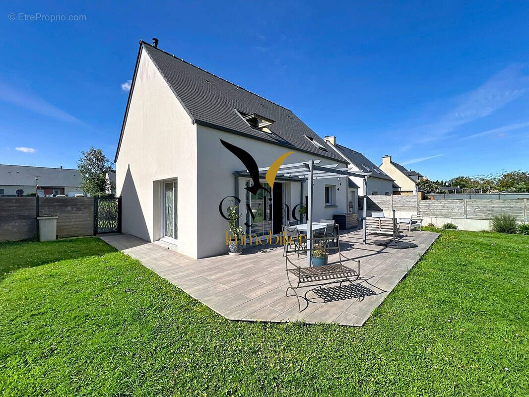 Maison à SAINT-GUINOUX