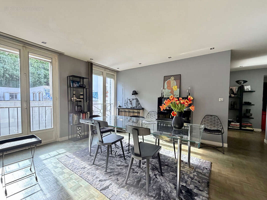 Appartement à PARIS-18E