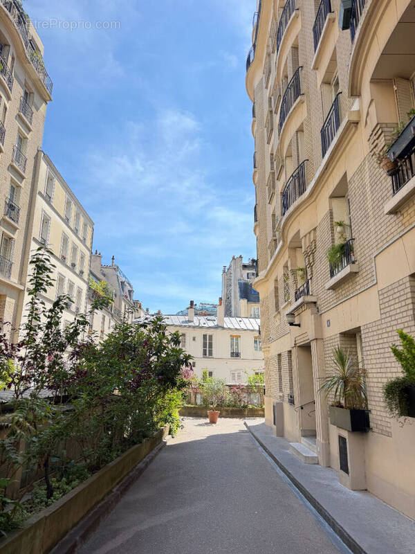 Appartement à PARIS-18E