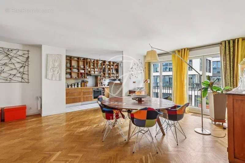 Appartement à PARIS-18E