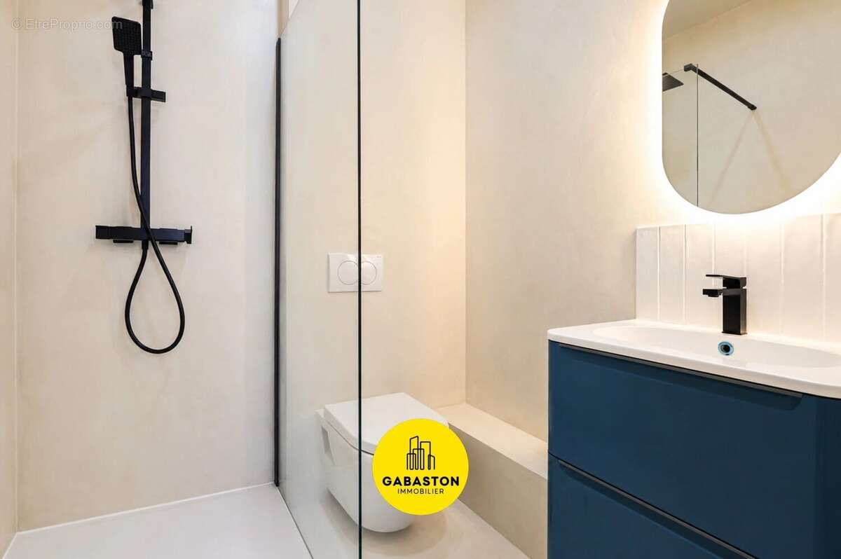 Appartement à MARSEILLE-2E