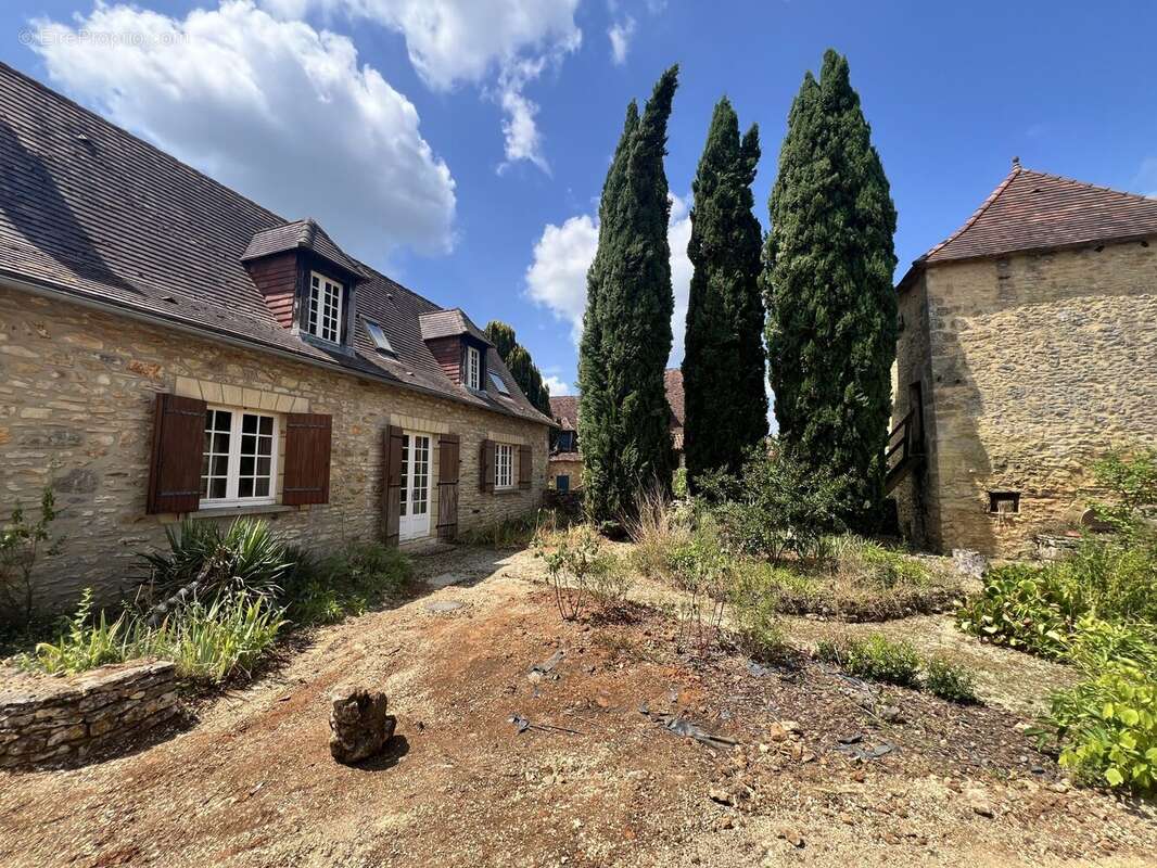 Maison 164 m² à Beynac-Et-Cazenac  - photo 3