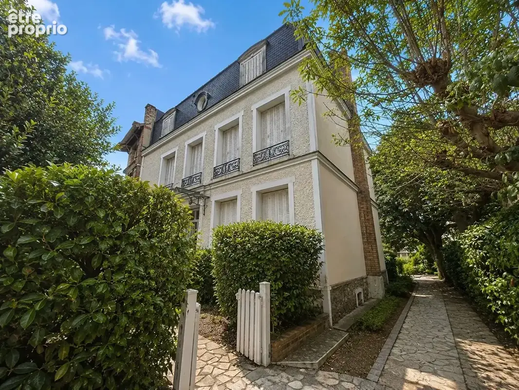Centre Enghien les Bains - Maison - 9 pièces - Dépendance 82m² - photo 3