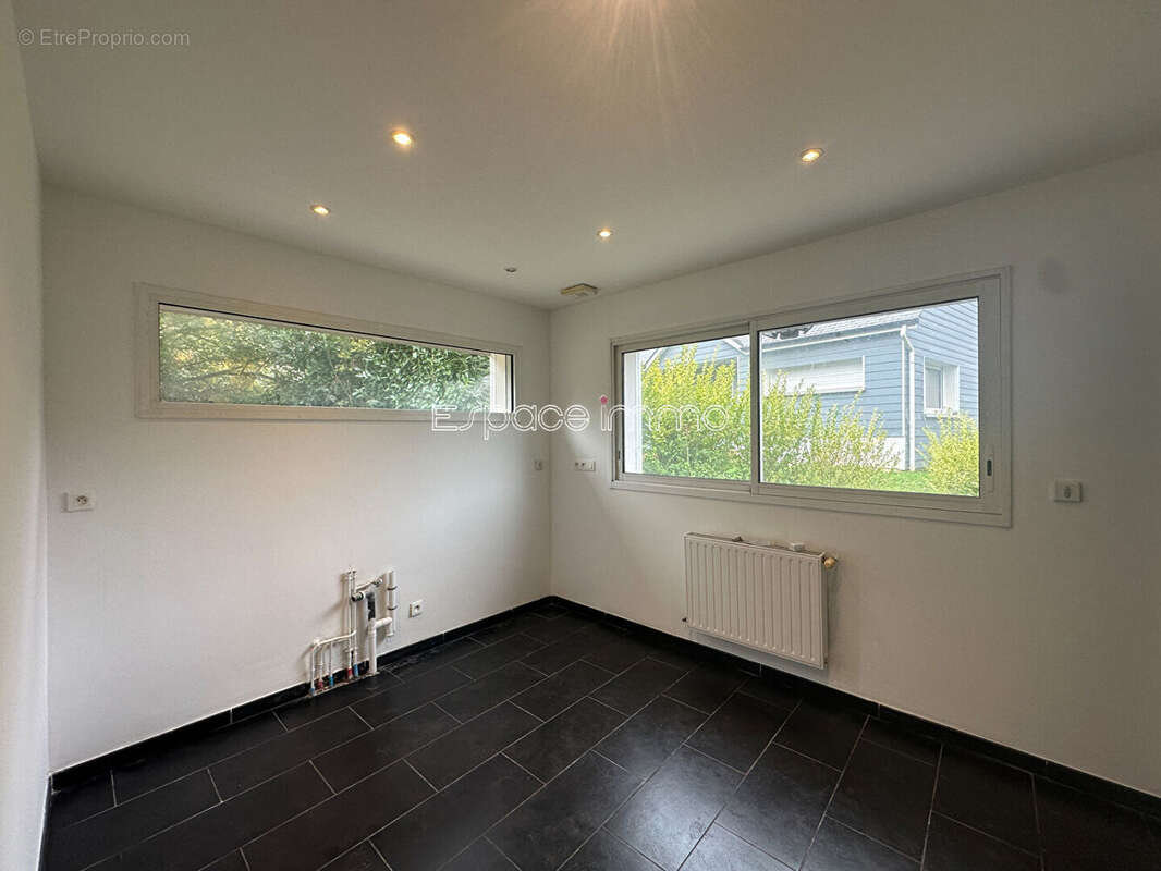 Maison à SAINT-LEGER-DU-BOURG-DENIS