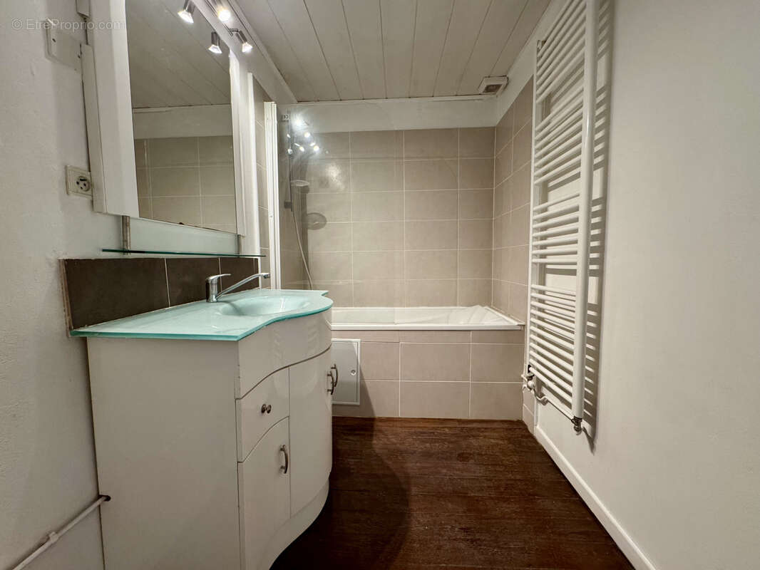 Appartement à RIVES