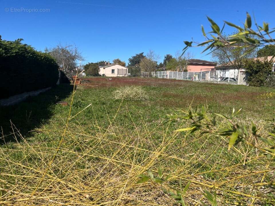 Terrain à LAUNAGUET