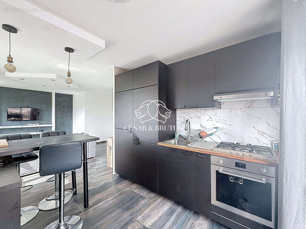Appartement à LYON-8E