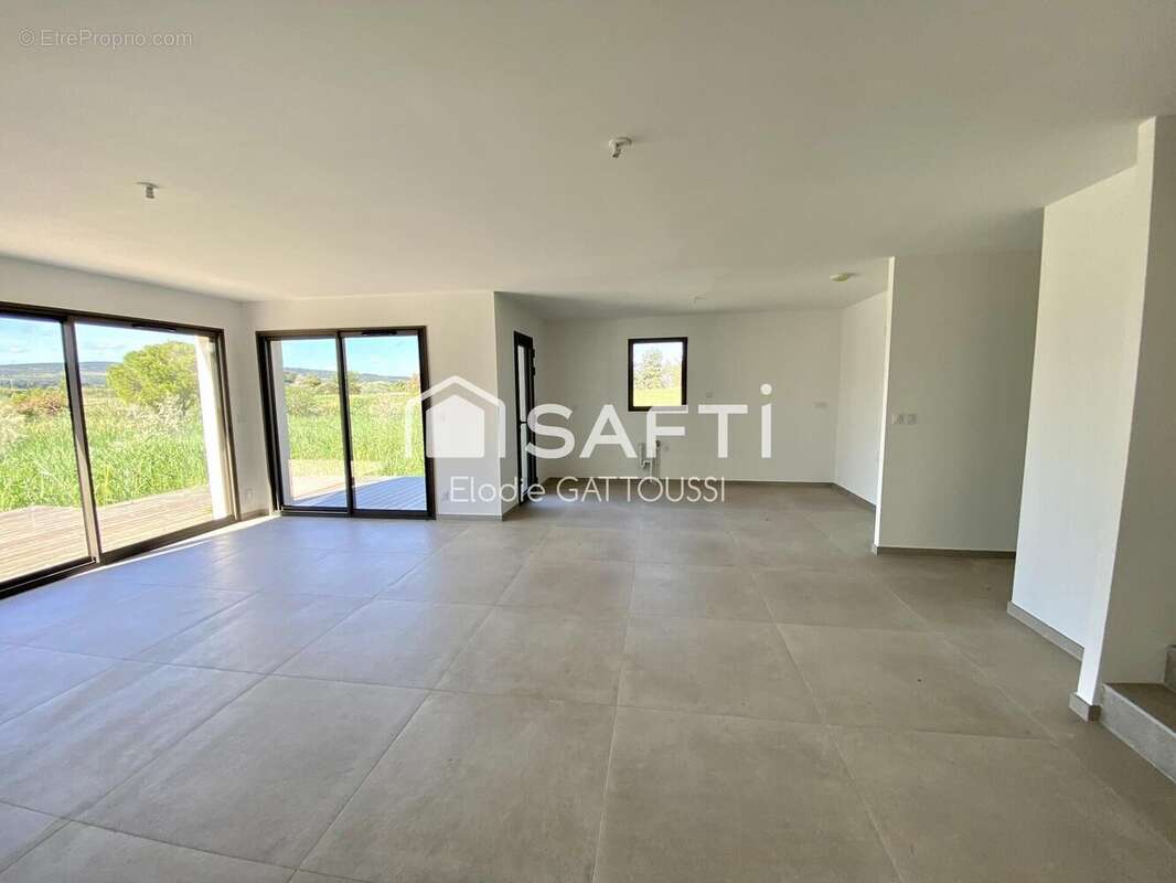 Photo 5 - Maison à VIC-LA-GARDIOLE