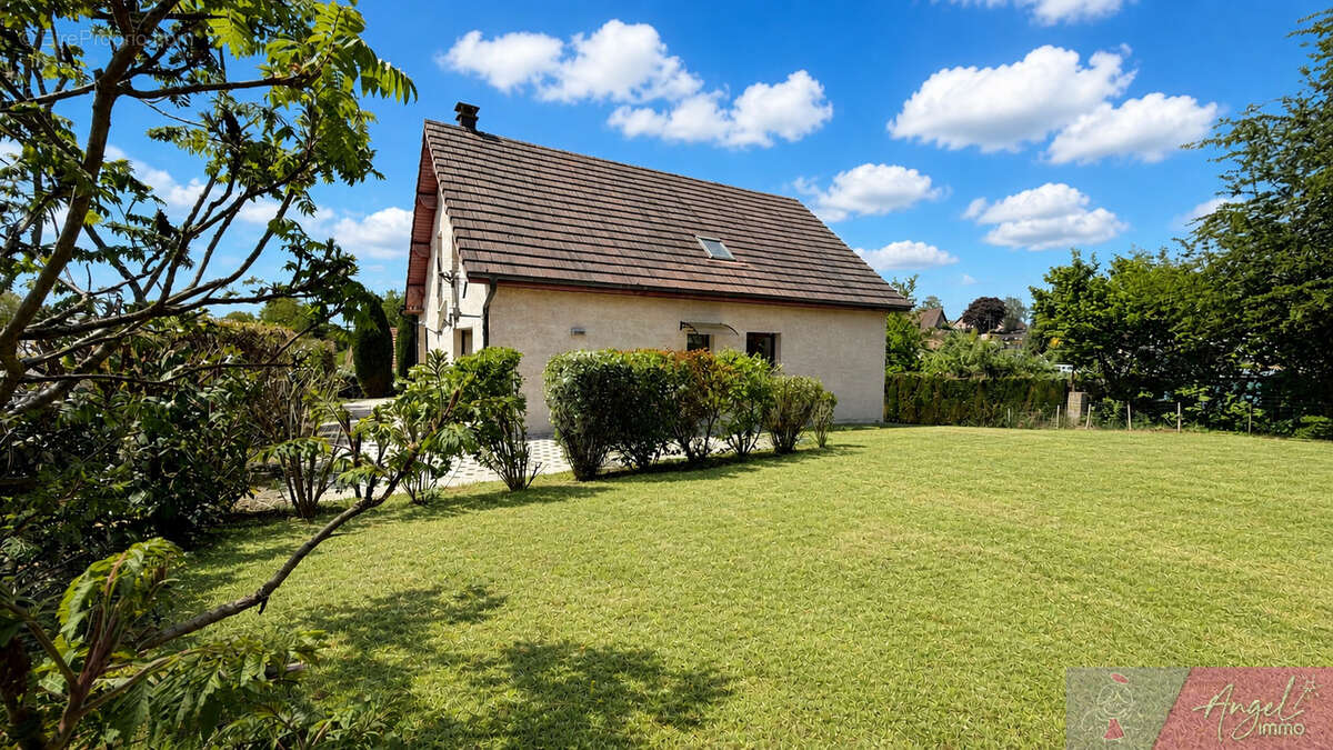 Maison à MERCEY-LE-GRAND