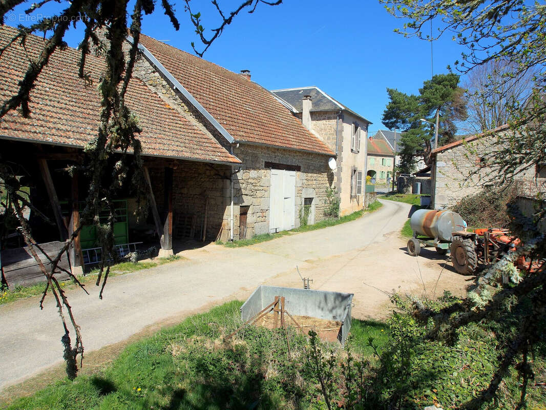 Maison à LA VILLETELLE