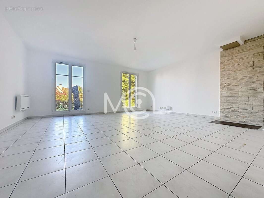 Maison à VILLECRESNES