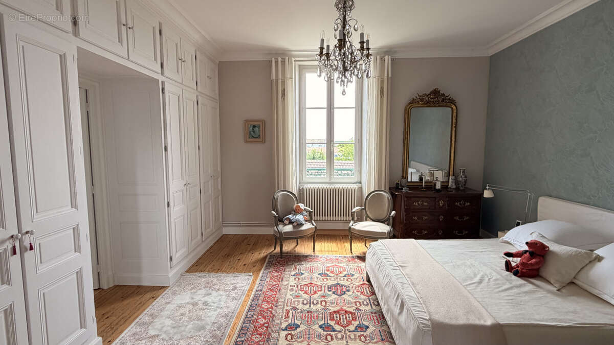 Maison à SAINT-JEAN-D'ANGELY