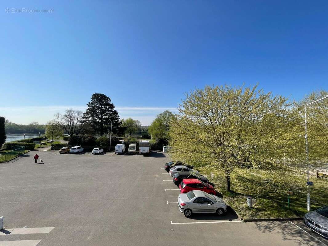 Photo 3 - Commerce à INDRE