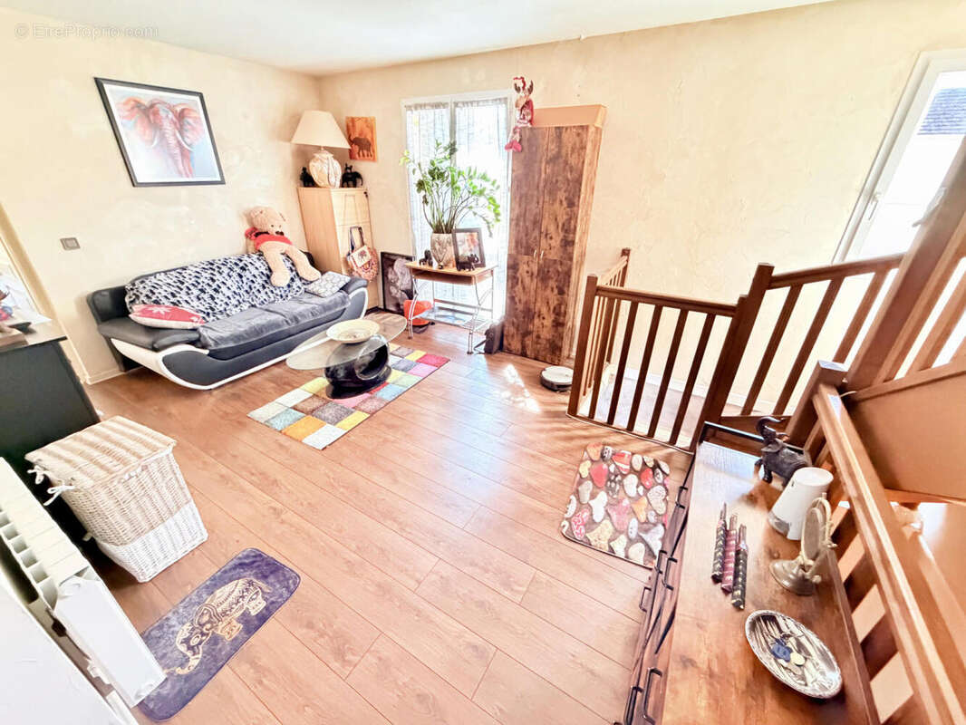 salon étage (2) - Maison à VALLEIRY