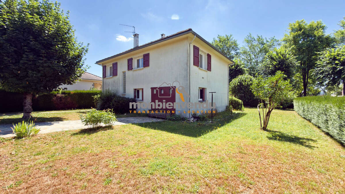 Maison 136 m² à Aurillac  - photo 2