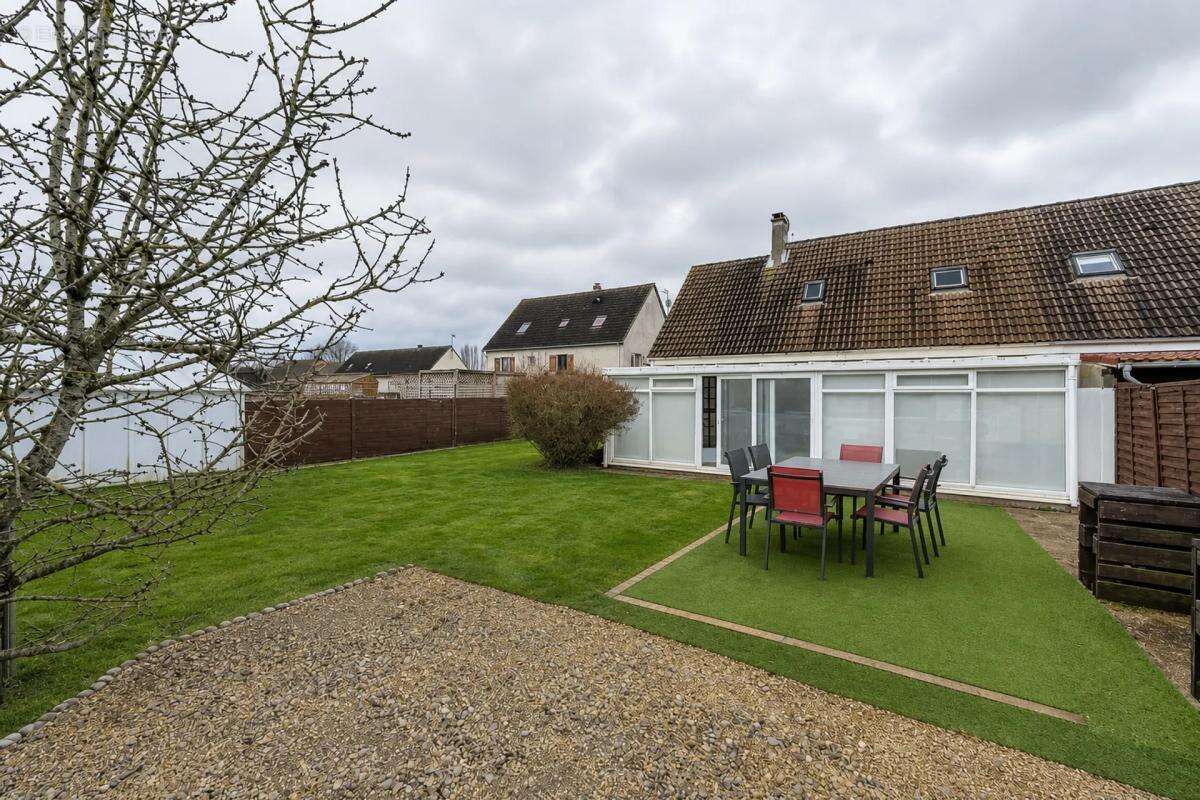 Élégante maison 6 pièces avec véranda à Charpont - photo 18