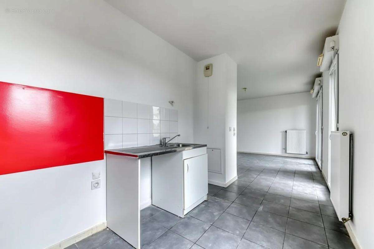 Appartement à DECINES-CHARPIEU