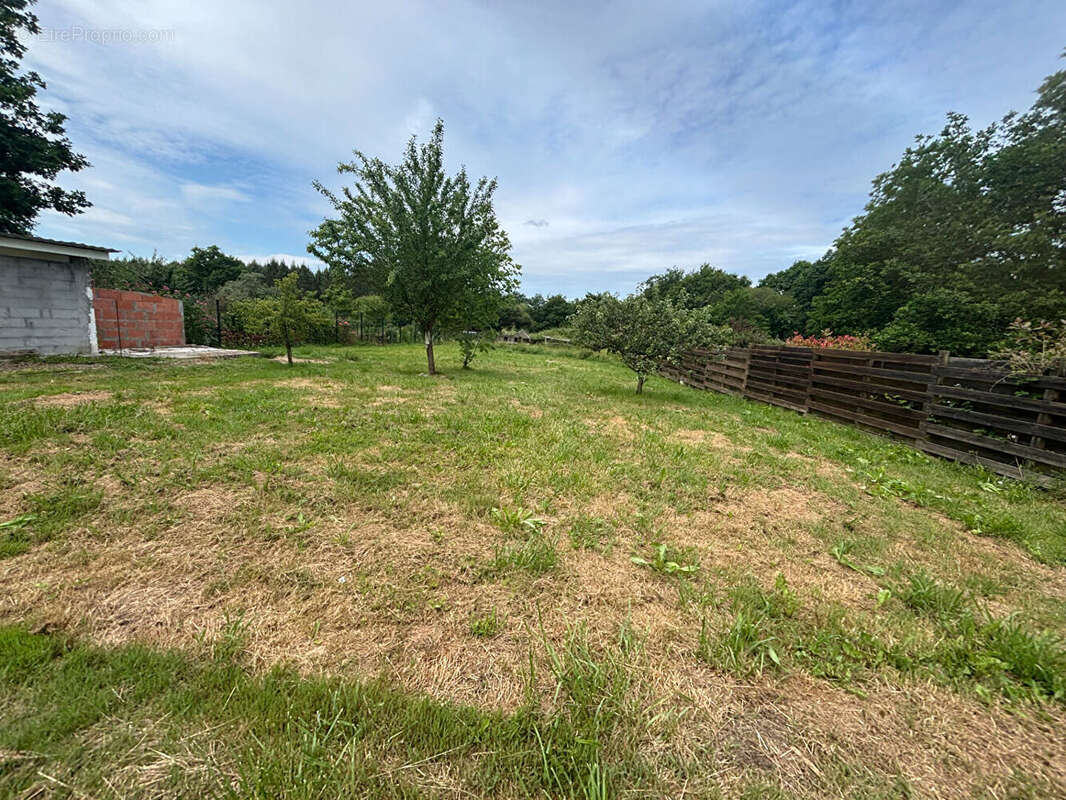 Maison à YGOS-SAINT-SATURNIN
