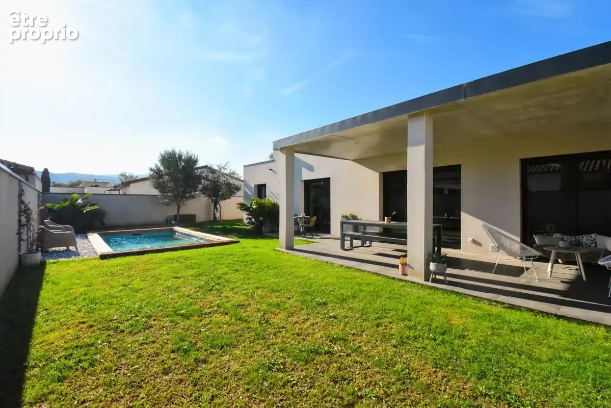 PONT D'ISERE - Maison à vendre de 2021 - 144m2 - 3ch+Suite - Piscine - Garage - photo 1