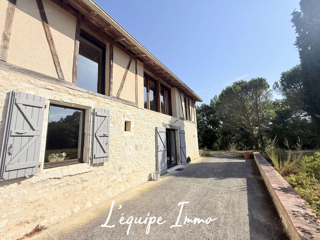 Maison à MAUVEZIN