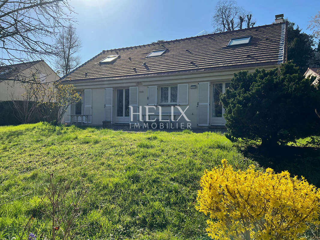 Maison à LE MESNIL-LE-ROI