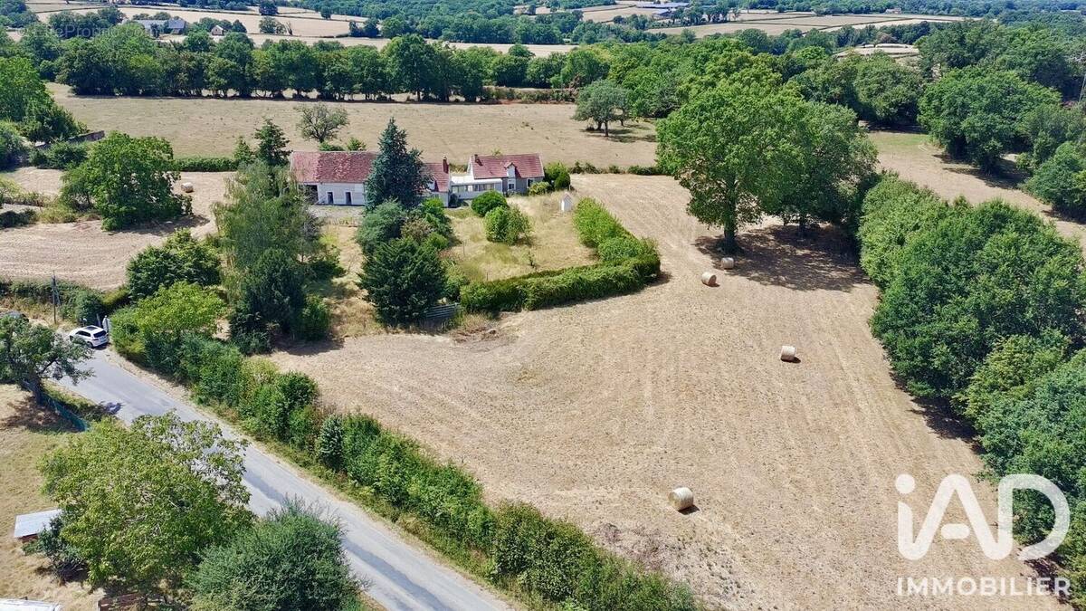 Photo 1 - Maison à SAINT-SATURNIN