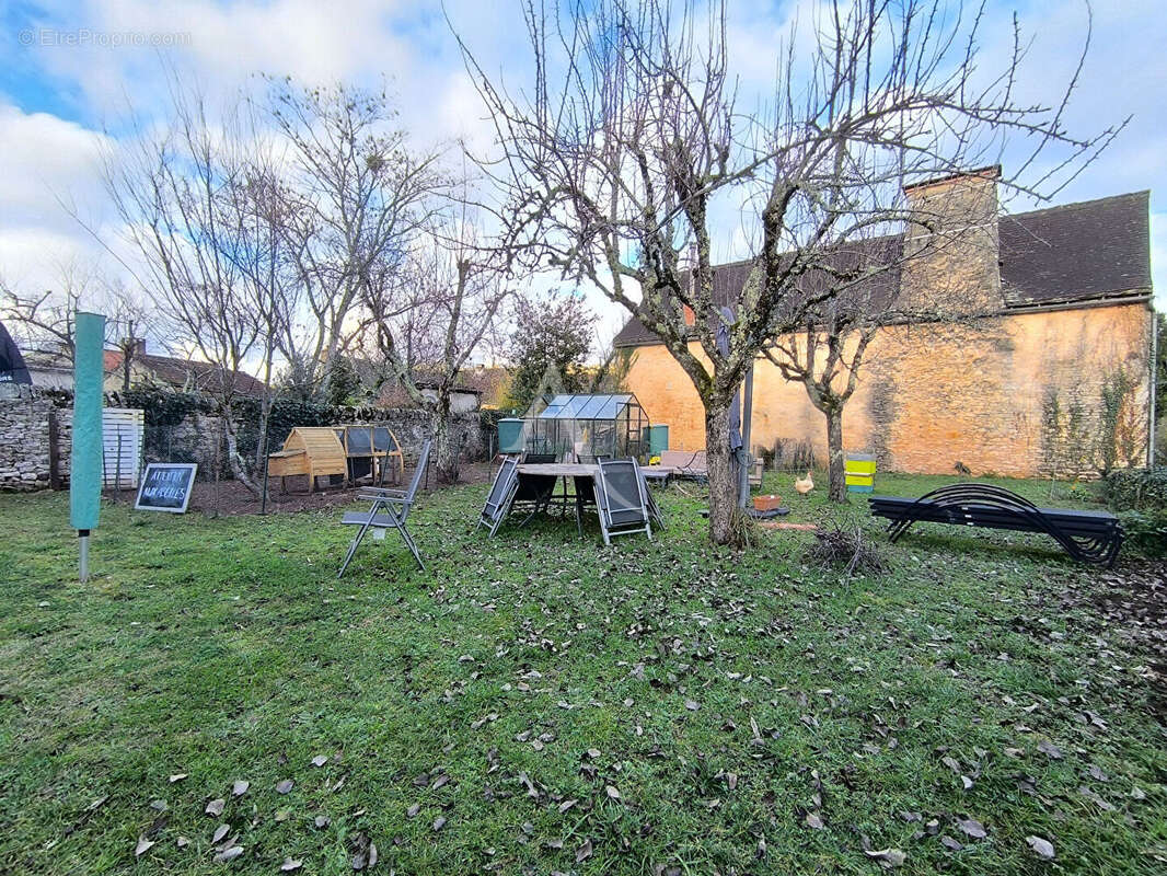 Appartement à PRAYSSAC