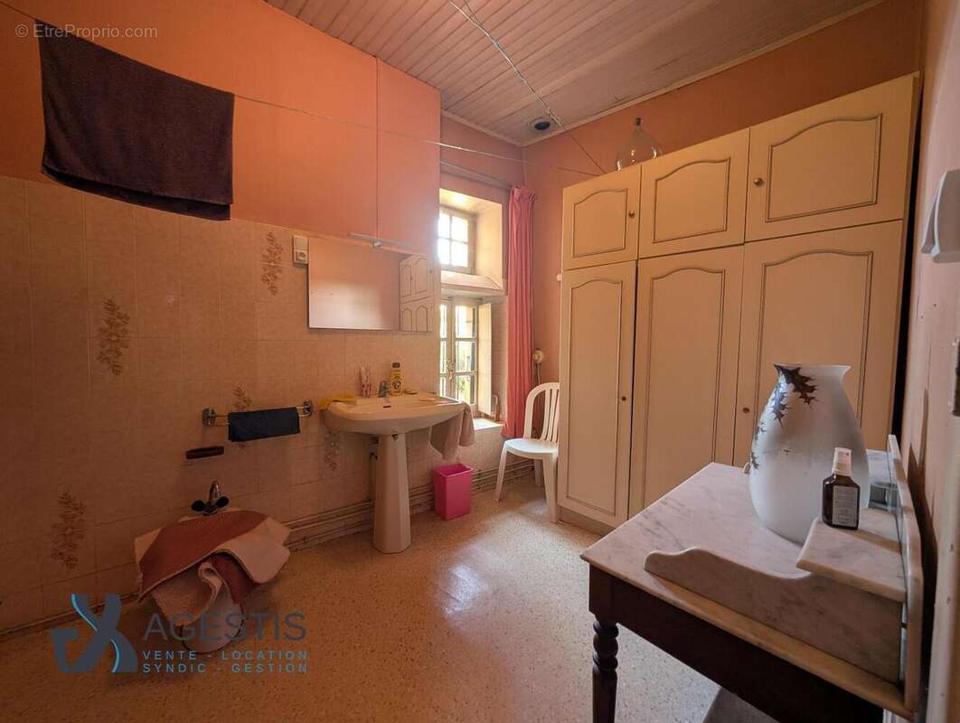  - Maison à SAIX
