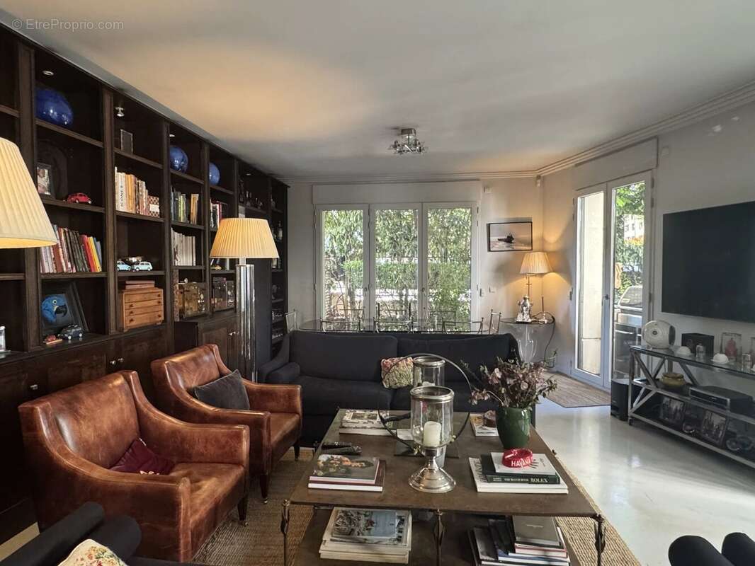 Appartement à NEUILLY-SUR-SEINE