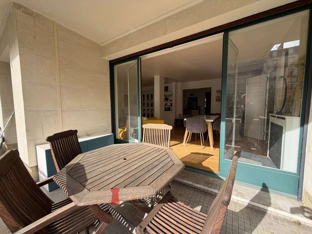Appartement à PARIS-16E