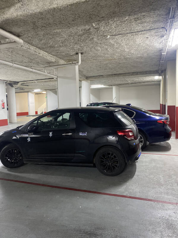Parking à PARIS-6E