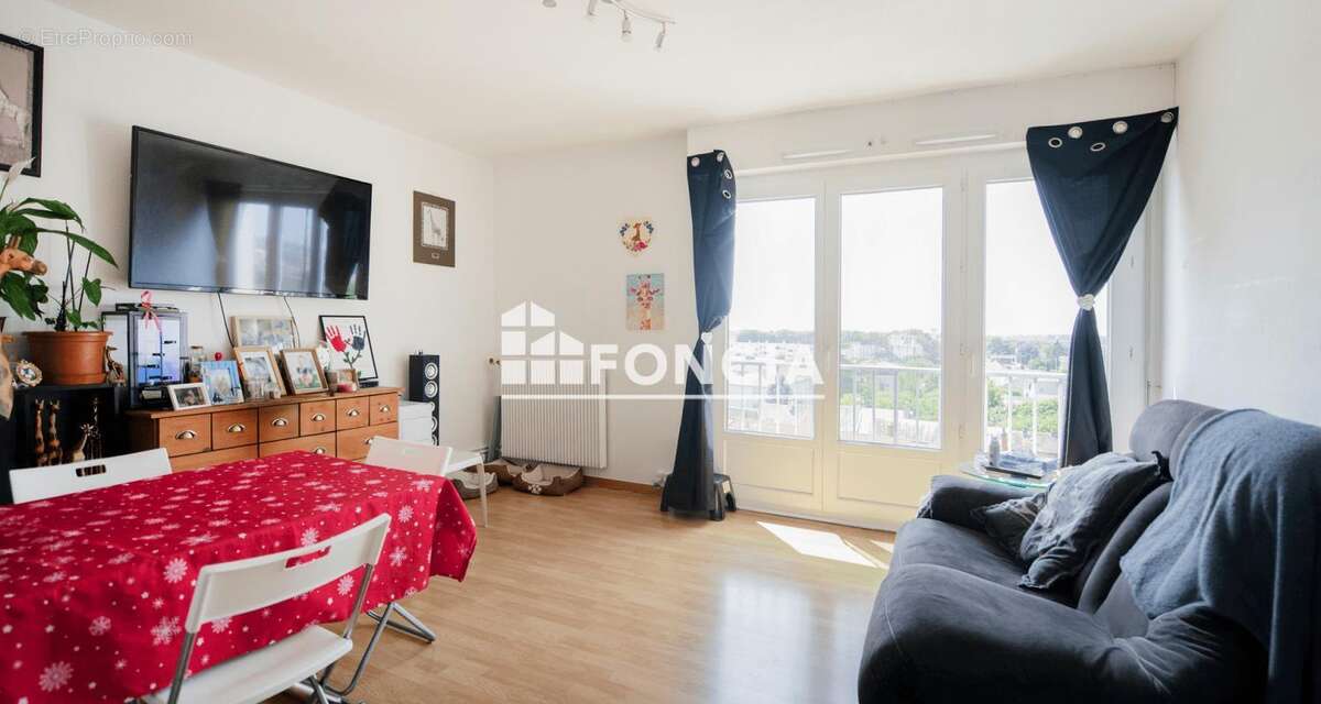 Appartement à LA CHAPELLE-SAINT-MESMIN