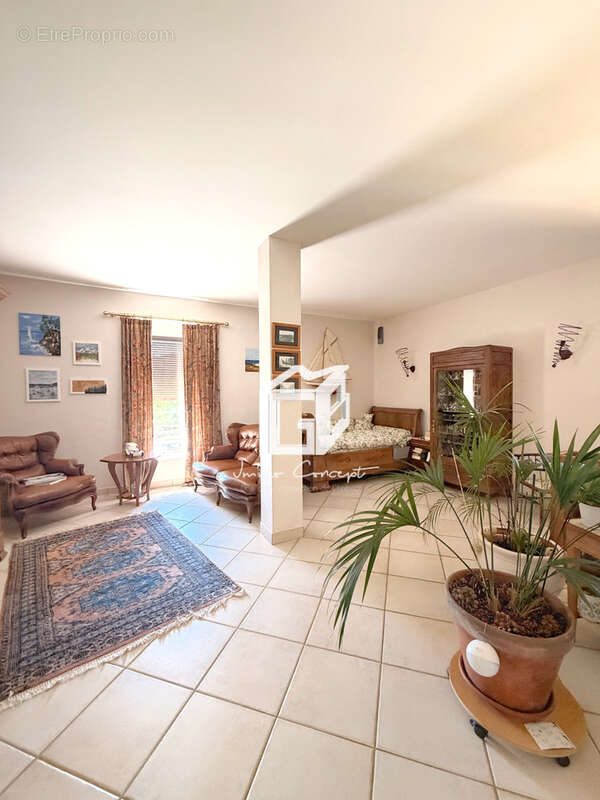 Ensemble immobilier - photo 6