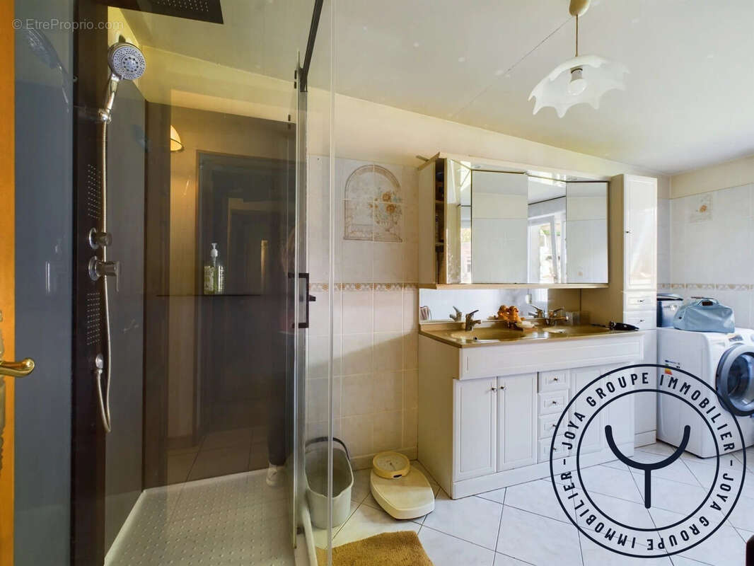 Maison 173 m² à Charmoy  - photo 6